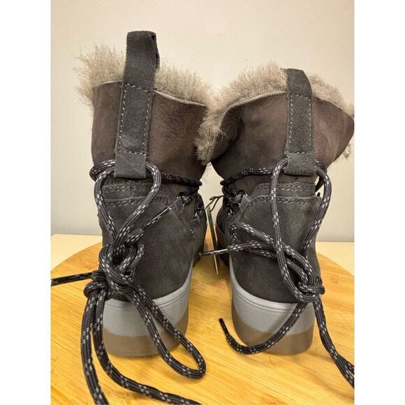 NWT Cougar Women's V-Five-S Faux Fur Lined Lace Up Winter‎ Boots Gray Size 6 - Picture 6 of 9